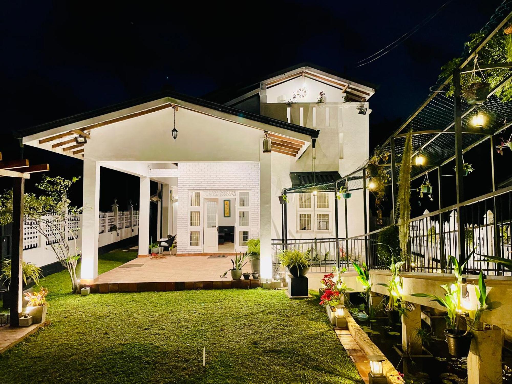 Ayur Ayur White Sail Villa Dalupotha エクステリア 写真
