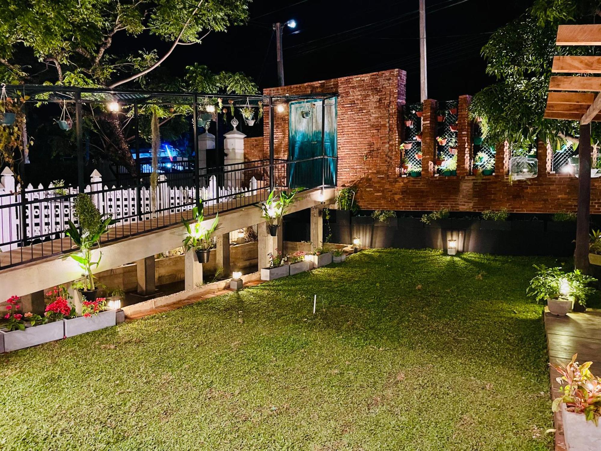 Ayur Ayur White Sail Villa Dalupotha エクステリア 写真