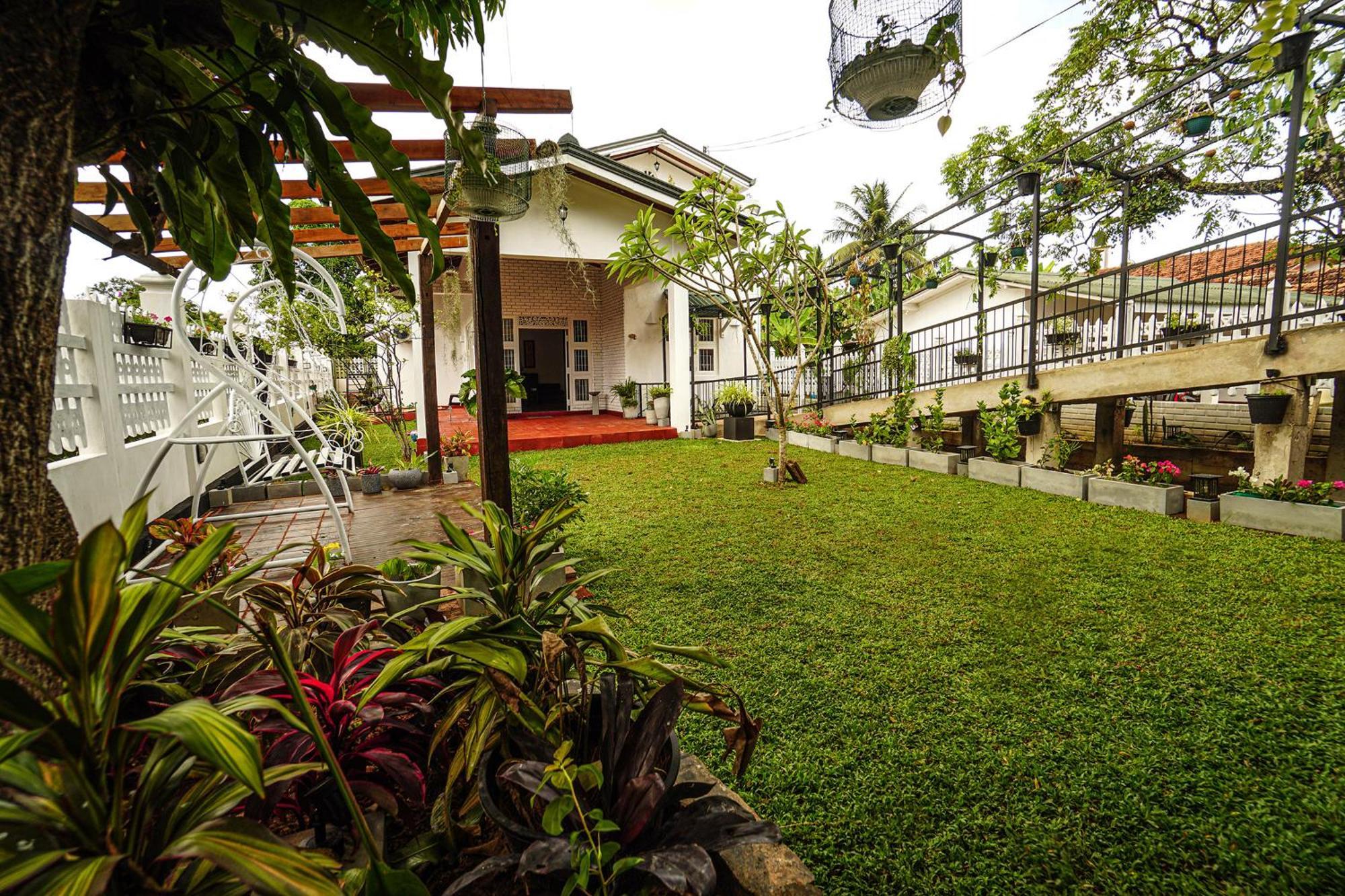 Ayur Ayur White Sail Villa Dalupotha エクステリア 写真